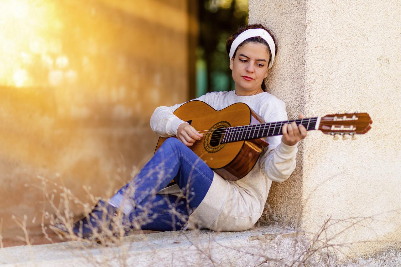 is it hard for an adult to learn the guitar